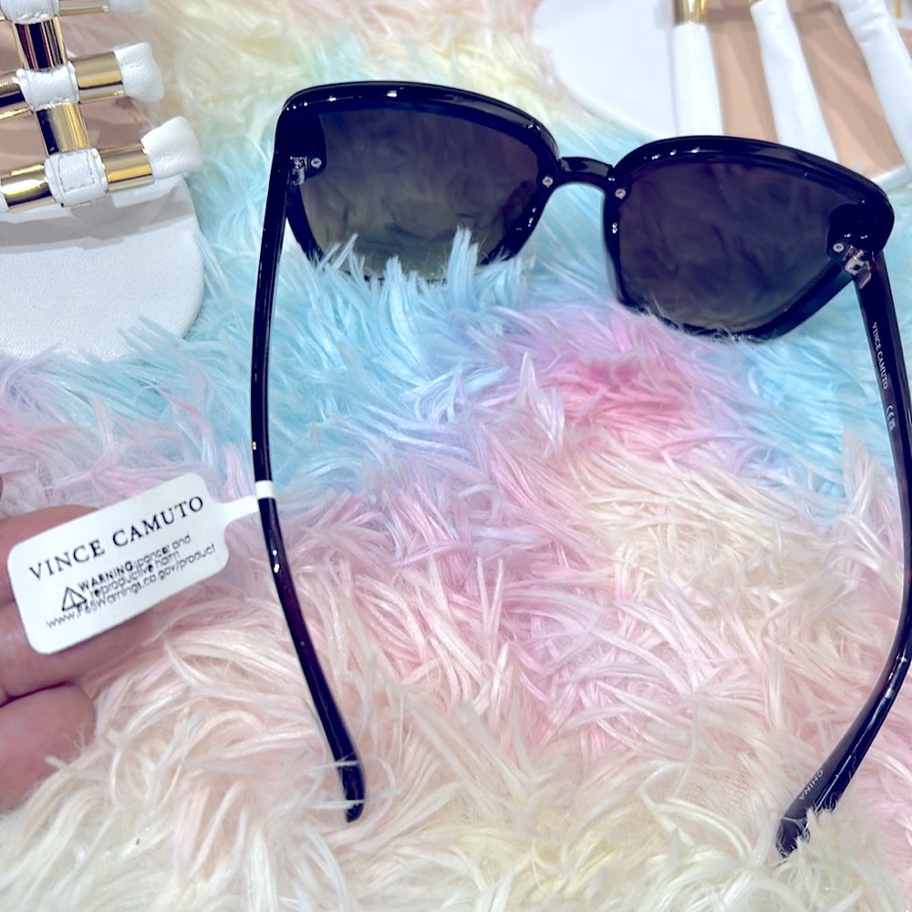 NWT 5 pieces Vince Camuto Crossbody ,Heels , Dress  Swimsuit, Sunglasses. Bundle - Picture 14 of 17